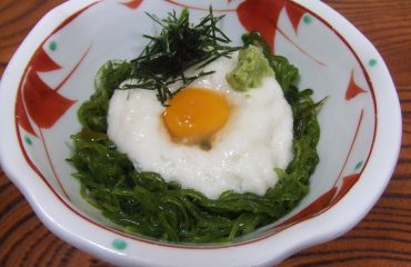 新めかぶと山芋の月見